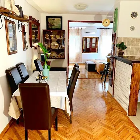 Urbana, Old Town Villa Budva