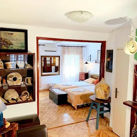 Villa Urbana, Old Town *