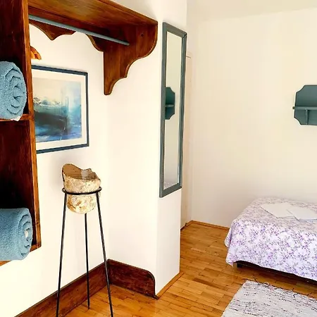 Urbana, Old Town Villa *