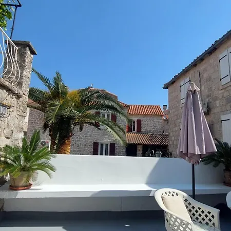 Villa Urbana, Old Town