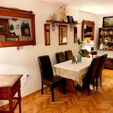 Villa Urbana, Old Town *