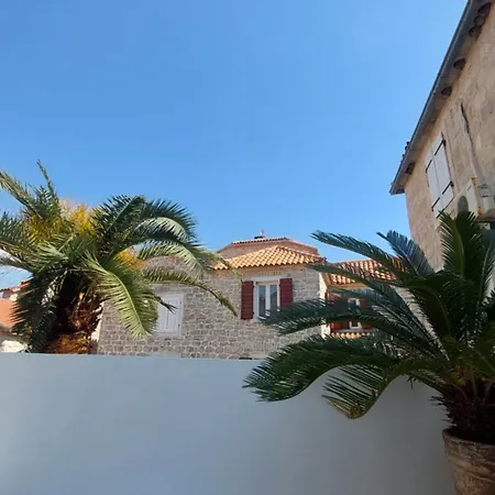 Villa Urbana, Old Town